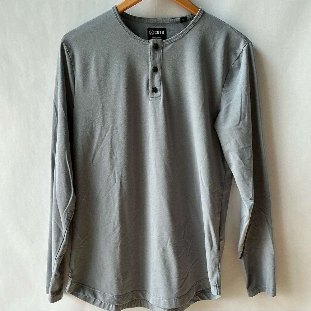 CUTS 2 Shirt Bundle Grey & Black Curve-Hem Long Sleeve Henley Men’s Size Medium - Picture 2 of 15